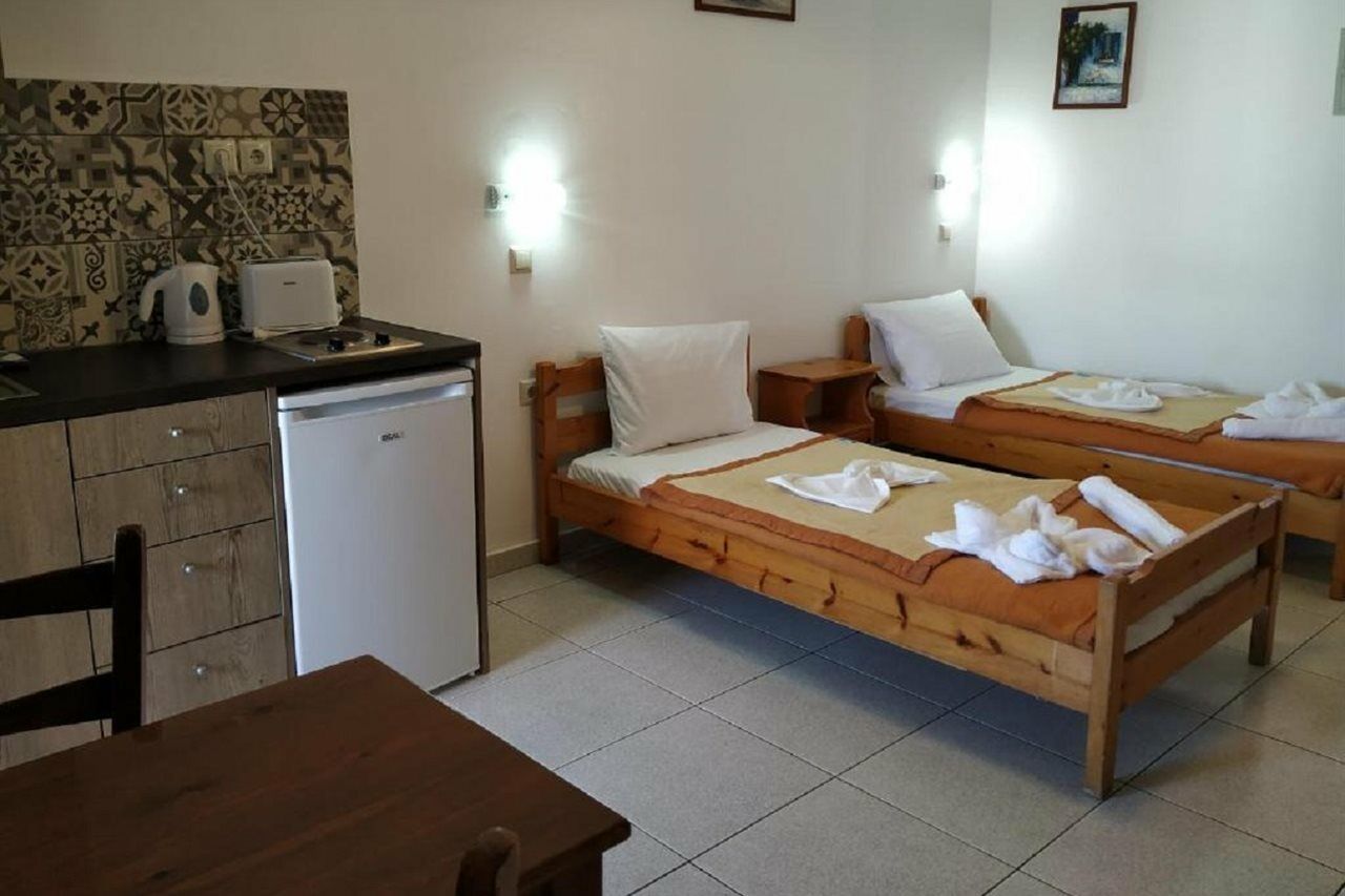 Pardalakis Studios Gerani  Buitenkant foto